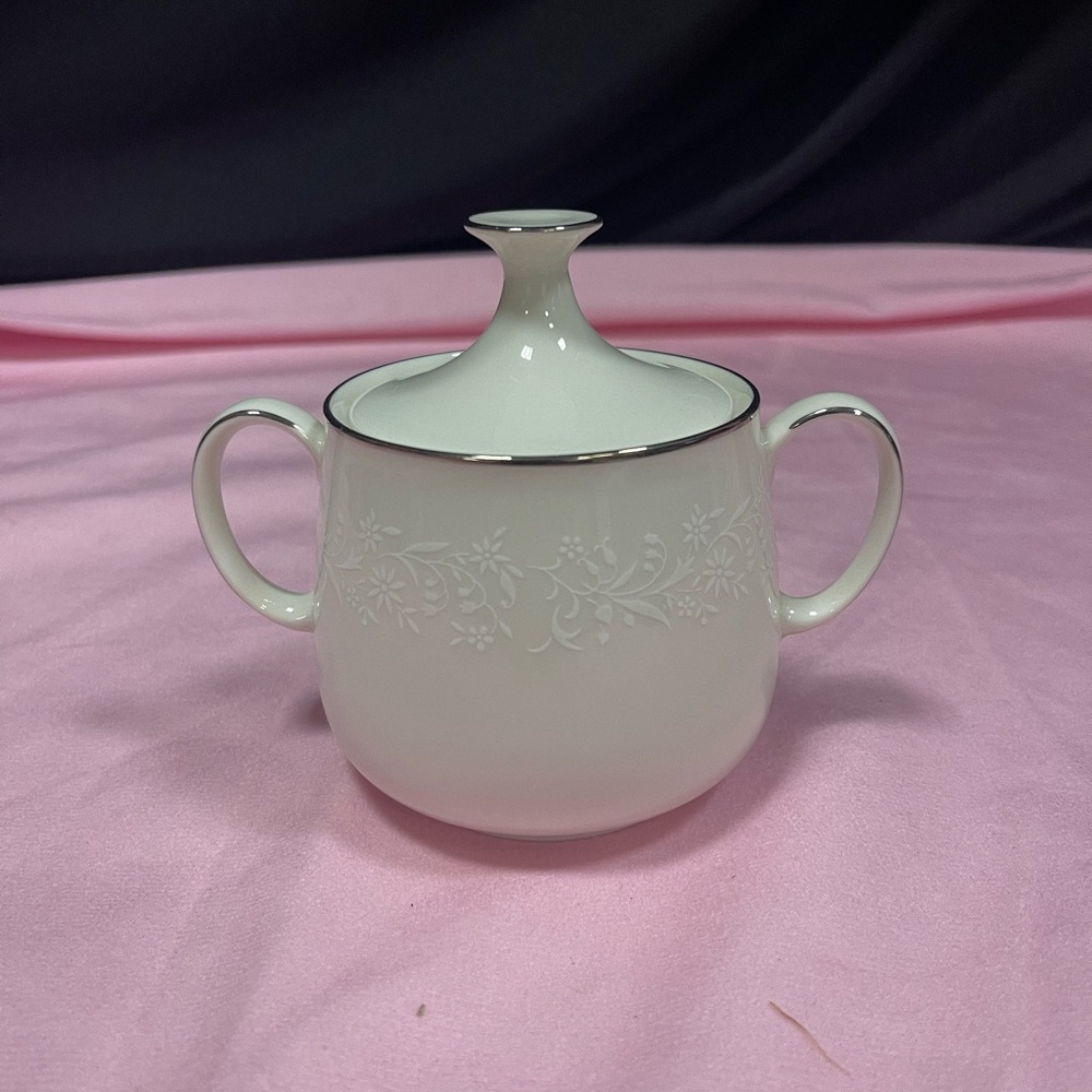 Noritake Ivory China 7541 Lorelei Sugar Bowl.